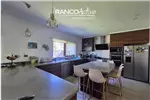  Venta  Casa en Valdivia  $499.699.800 UF12.200 
